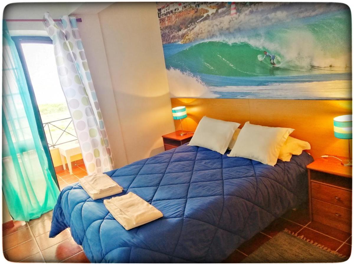 Supertubos Beach Hostel Атоґія-да-Балея Екстер'єр фото