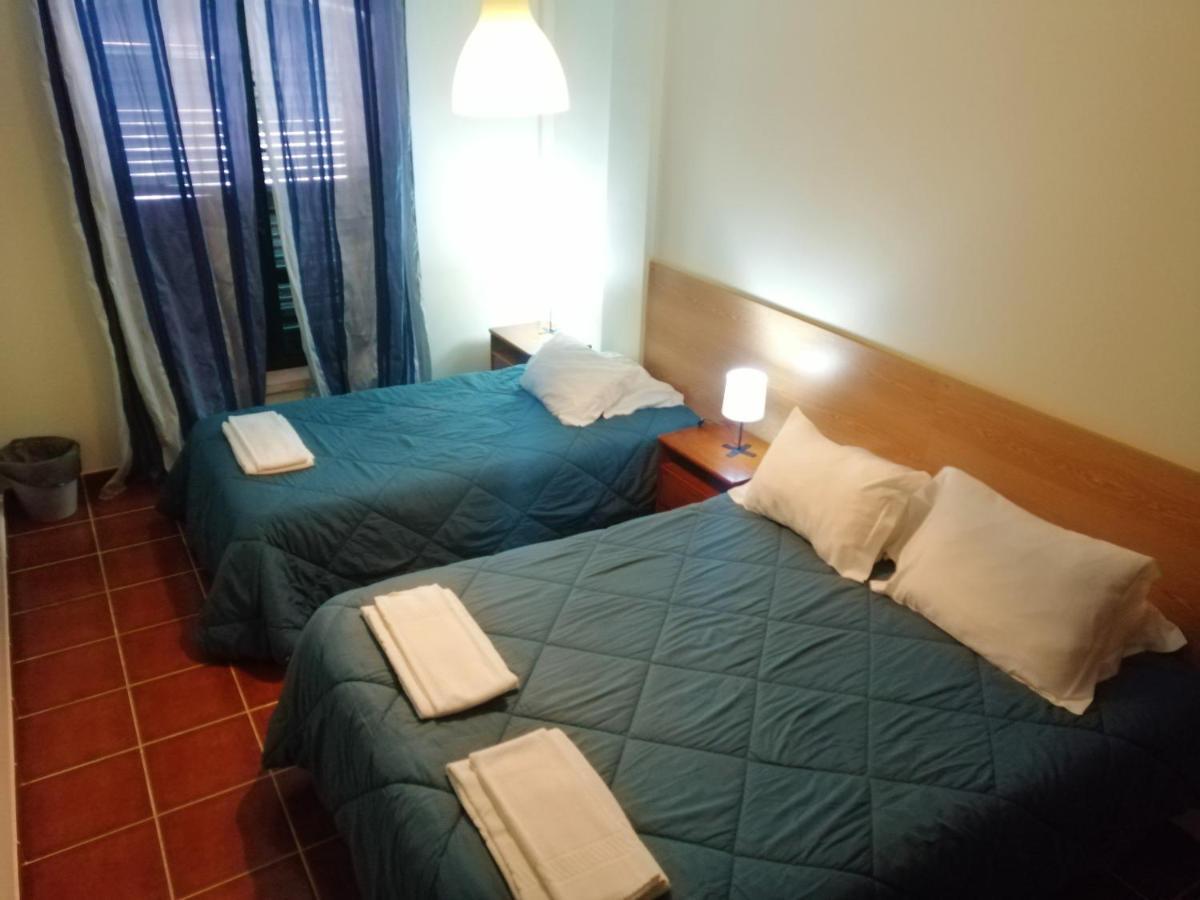 Supertubos Beach Hostel Атоґія-да-Балея Екстер'єр фото