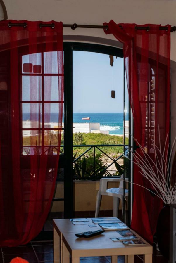Supertubos Beach Hostel Атоґія-да-Балея Екстер'єр фото