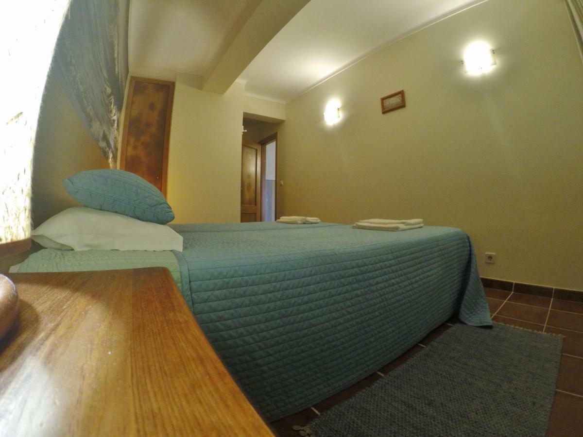 Supertubos Beach Hostel Атоґія-да-Балея Екстер'єр фото